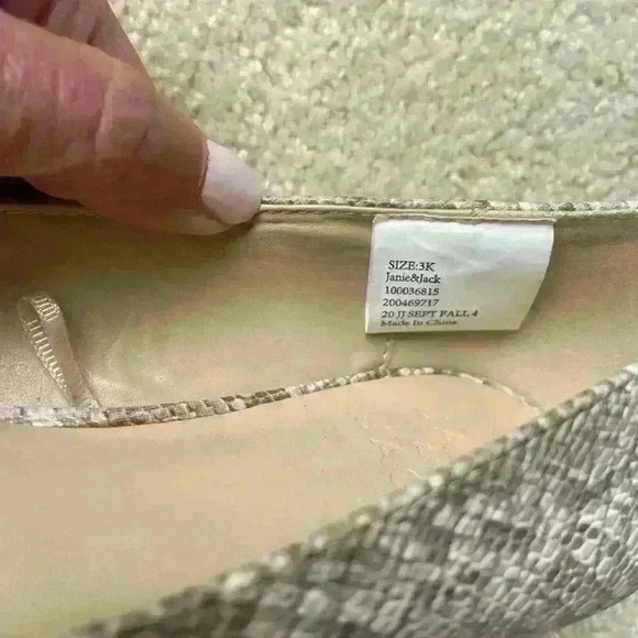 Janie and Jack tan reptile ballet flats with bow 3K - Picture 3 of 4